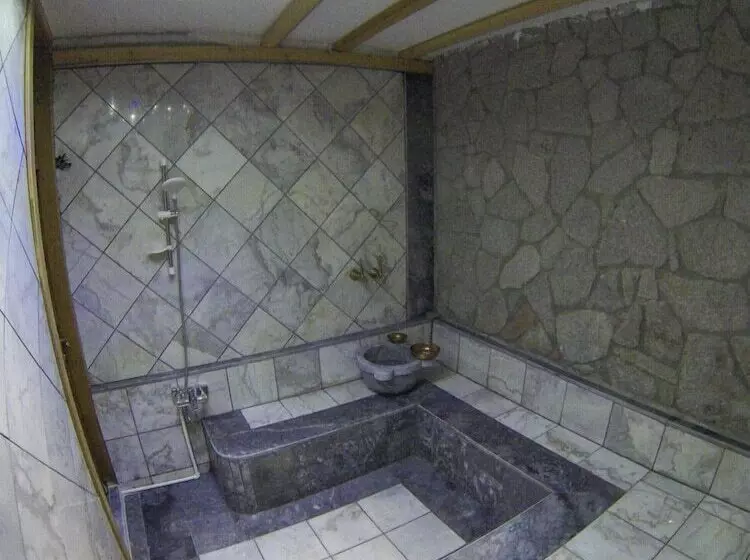 تختخواب و صبحانه Farmidaya Biotel