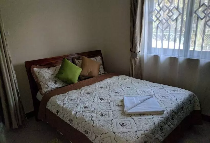 تختخواب و صبحانه Gallery Entebbe