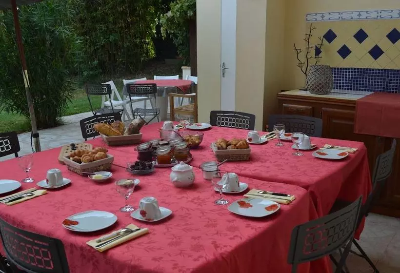 Aamiaismajoitus (B&B) La Halte Aux Vergers