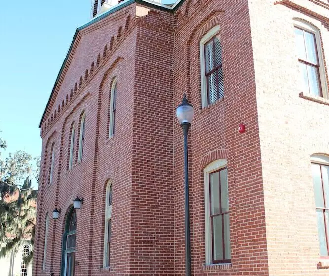 Hotelli Amelia Schoolhouse Inn