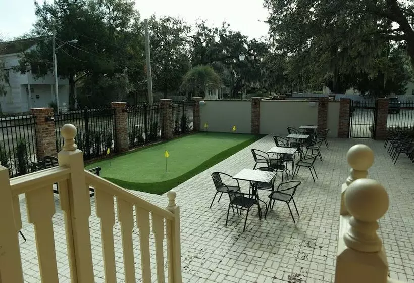 Hotelli Amelia Schoolhouse Inn