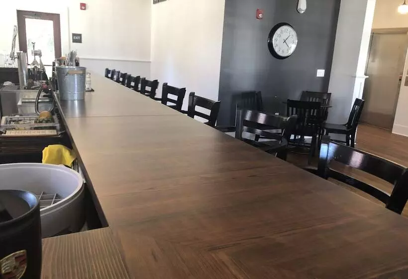 Hotelli Amelia Schoolhouse Inn