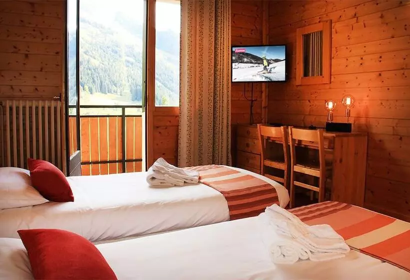 ホテル Azureva La Clusaz Les Confins