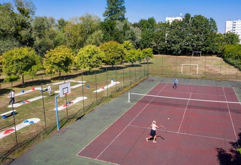 هتل Camping De Châlons En Champagne