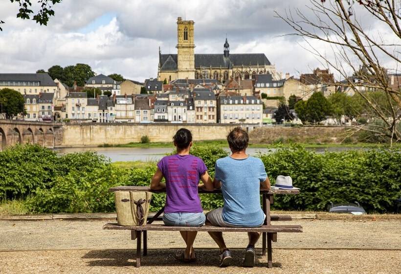 호텔 Camping De Nevers