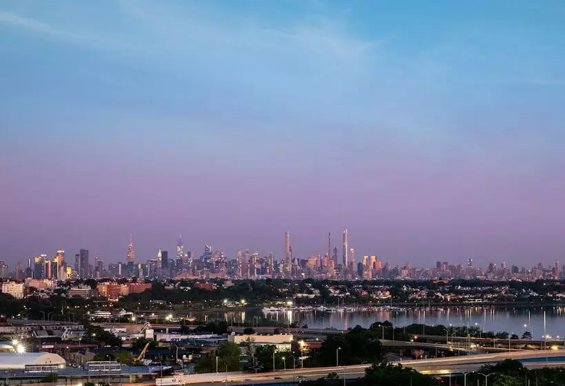 Hotelli Indigo Flushing   Laguardia