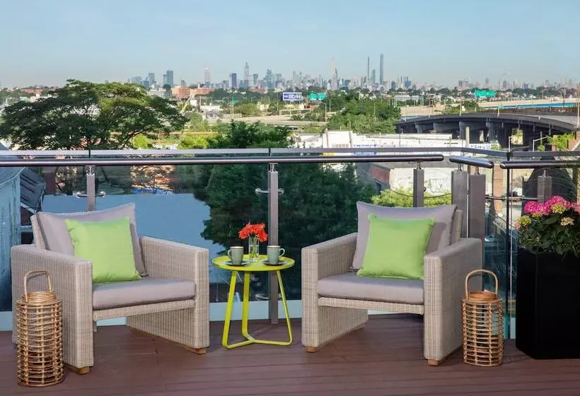 Hotelli Indigo Flushing   Laguardia