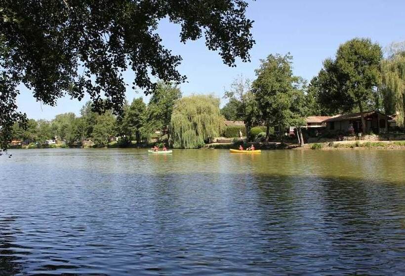 ホテル Les Lacs De Courtes