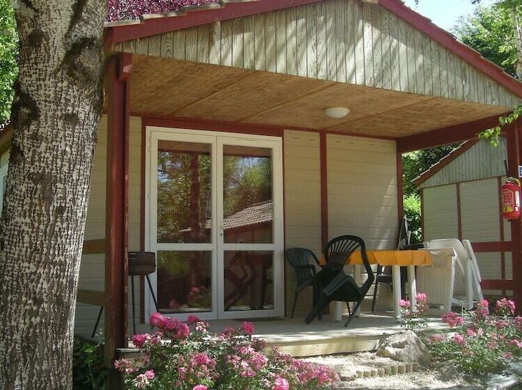 ホテル Les Lacs De Courtes