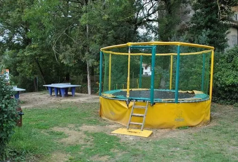 Hotelli Les Lacs De Courtes