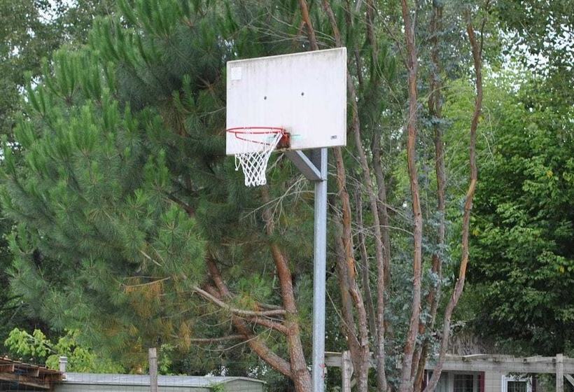 ホテル Les Lacs De Courtes