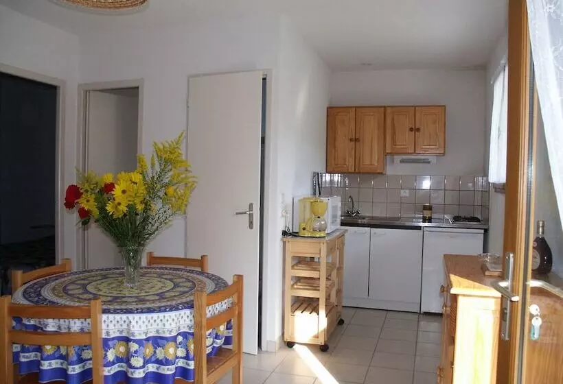 Hotelli Les Lacs De Courtes