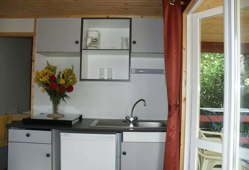 Hotelli Les Lacs De Courtes