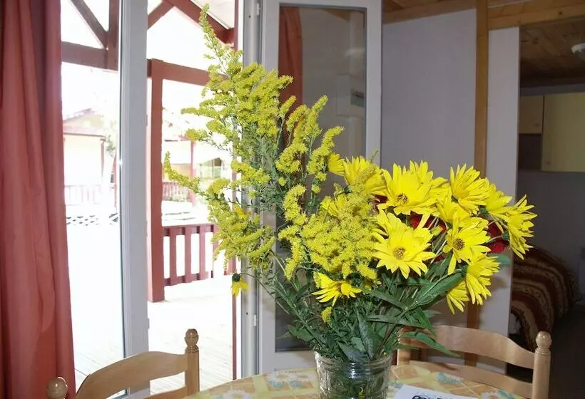 Hotelli Les Lacs De Courtes