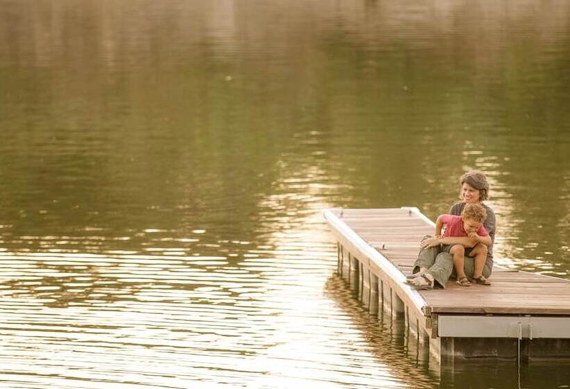 فندق Thunderbird Resort & Event Center