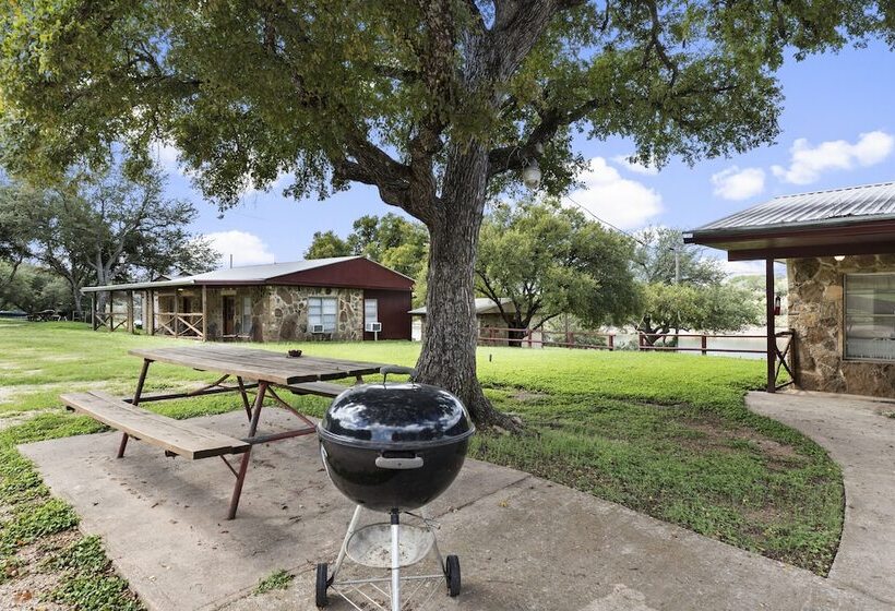 فندق Thunderbird Resort & Event Center