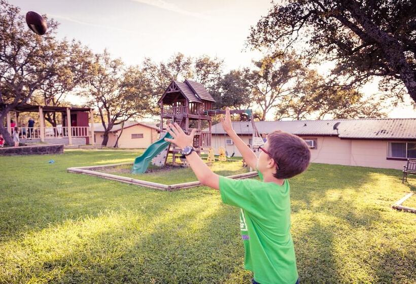 فندق Thunderbird Resort & Event Center