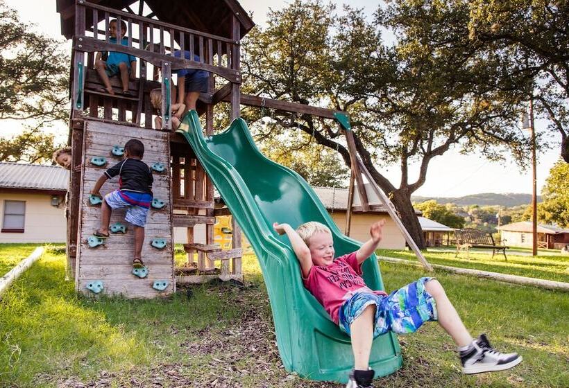 فندق Thunderbird Resort & Event Center