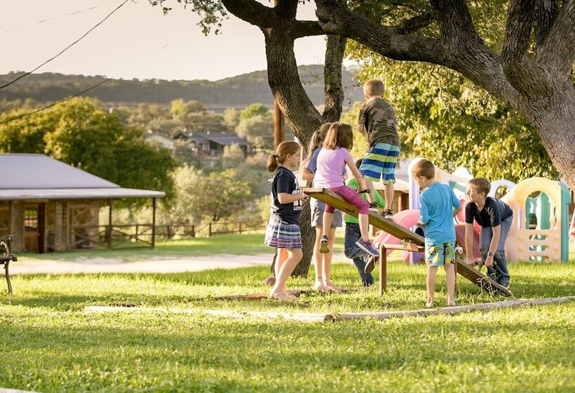 فندق Thunderbird Resort & Event Center