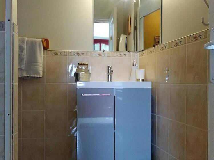 Пансион Chambres Et Gîte Peyroutas Amélie à Vignonet St Emilion