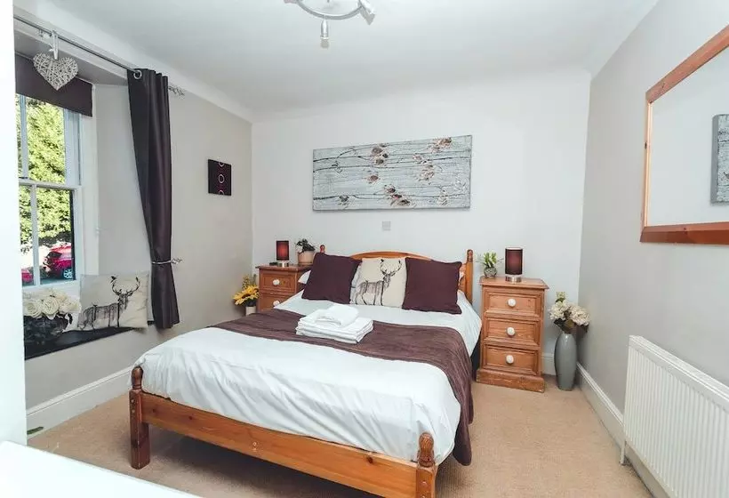 Majatalo Windermere Guest House  Central Windermere