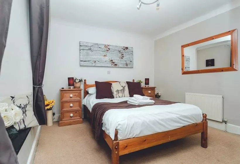 Majatalo Windermere Guest House  Central Windermere