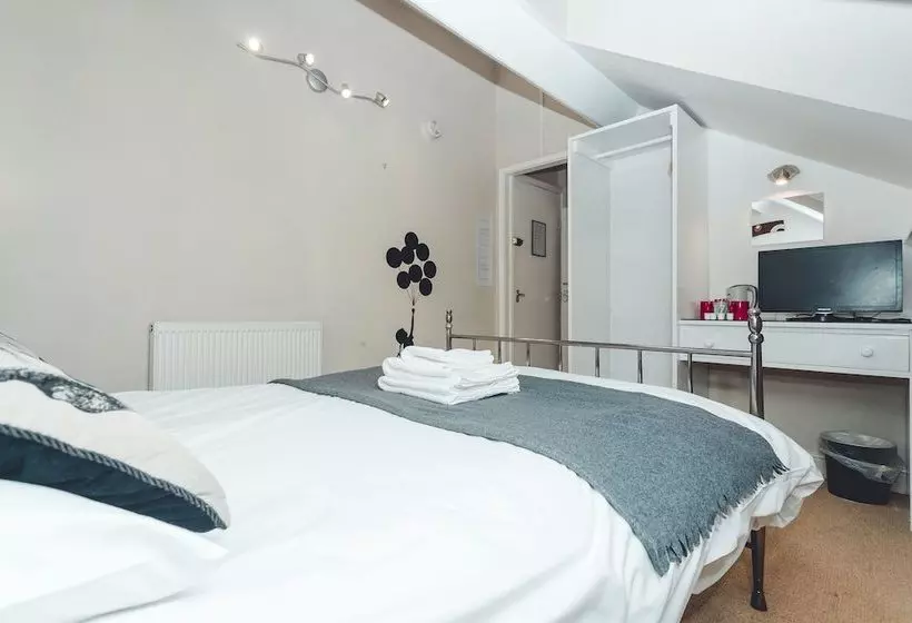 Majatalo Windermere Guest House  Central Windermere