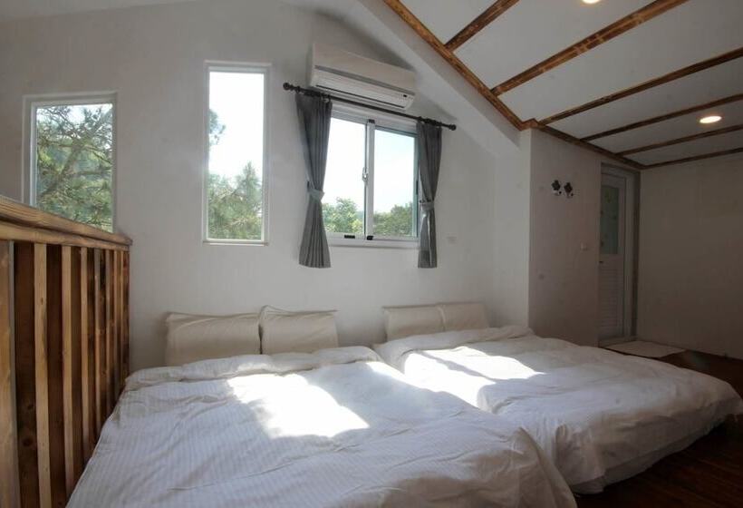 Song Yue Bed & Breakfast