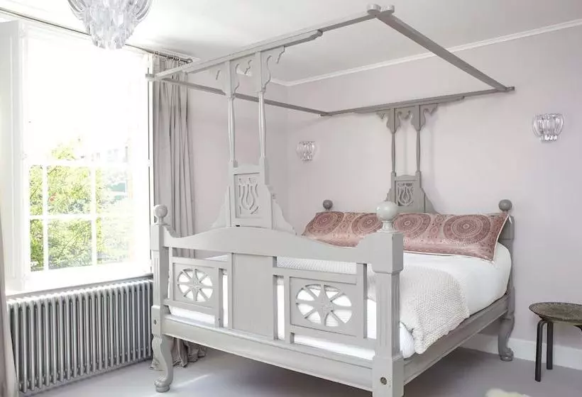 Gothic Cottage  Ryde