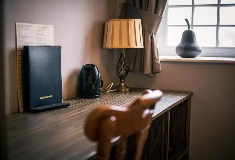 Three Horseshoes Inn