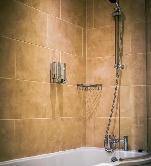 Three Horseshoes Inn