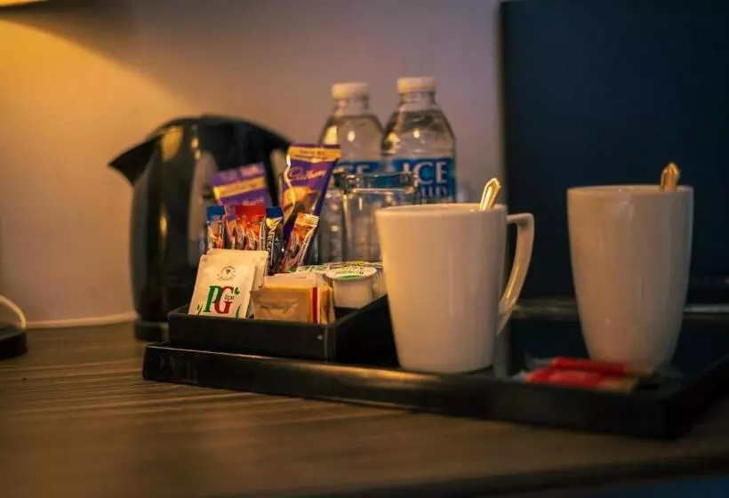 Three Horseshoes Inn