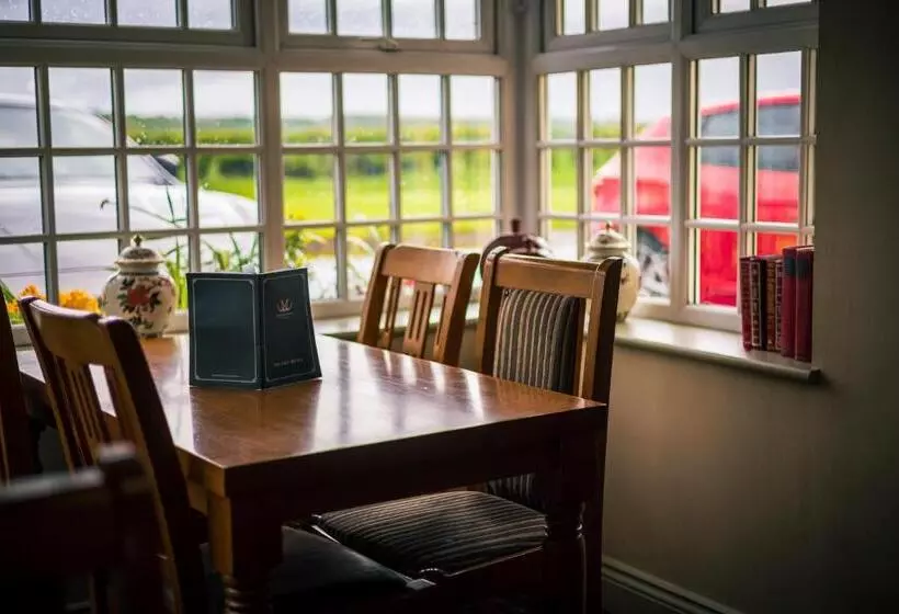 Three Horseshoes Inn