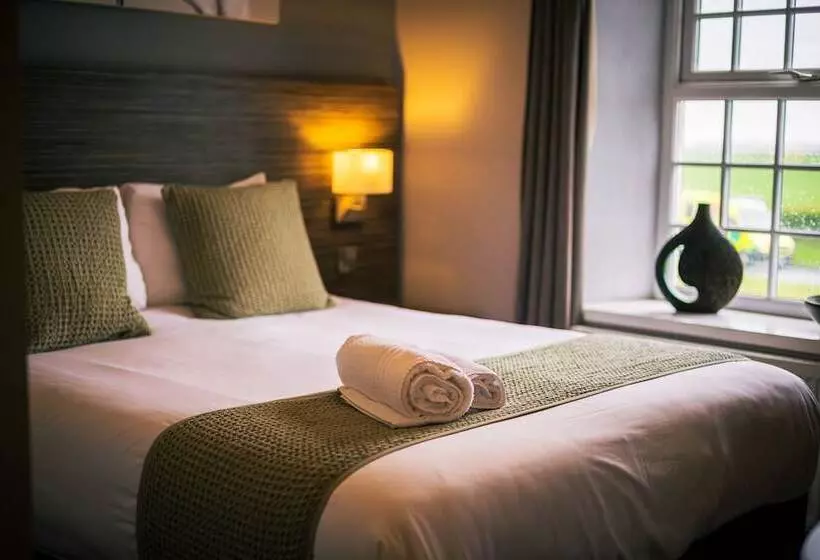 Three Horseshoes Inn