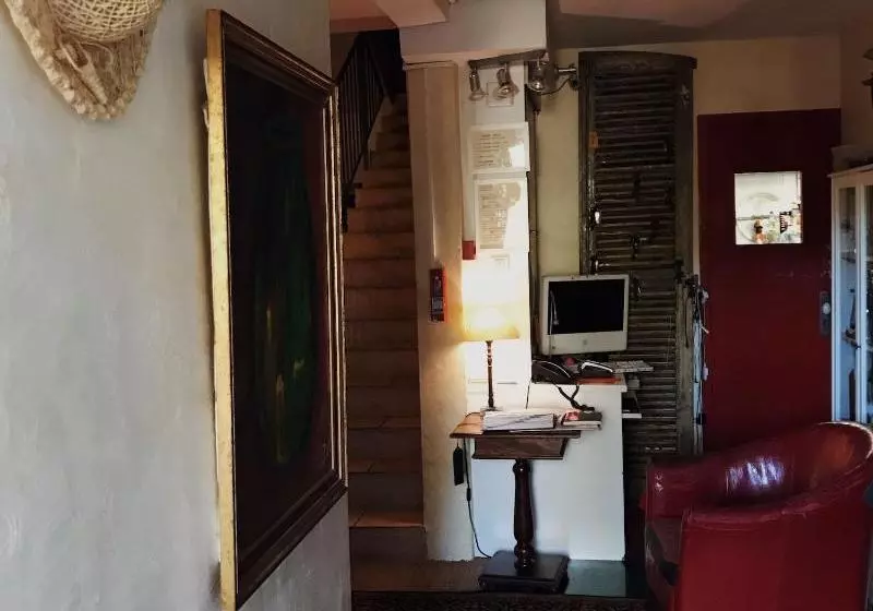 ホテル Hôtel Guilhaume D Orange