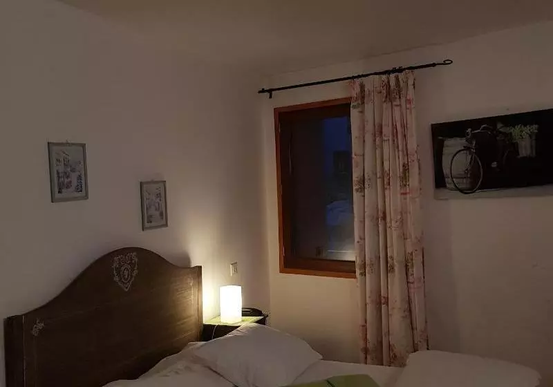 ホテル Hôtel Guilhaume D Orange