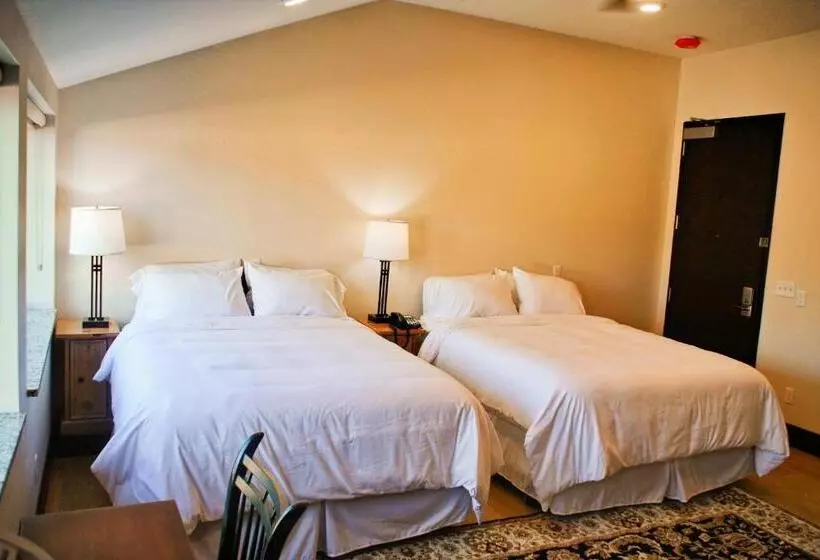 هتل Iron Springs Luxury Lodge & Spa