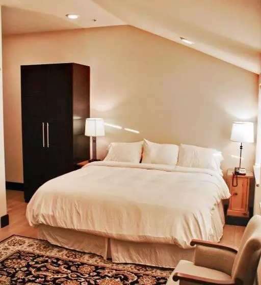 هتل Iron Springs Luxury Lodge & Spa