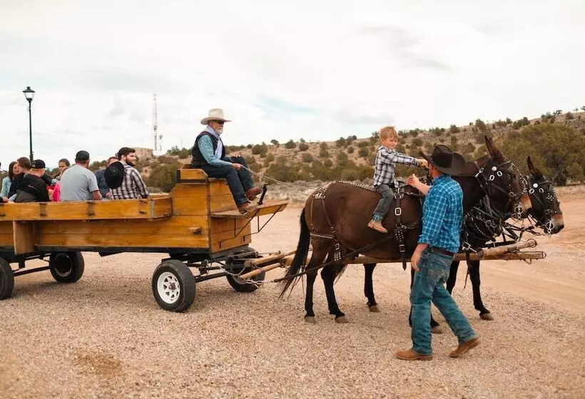 هتل Iron Springs Luxury Lodge & Spa