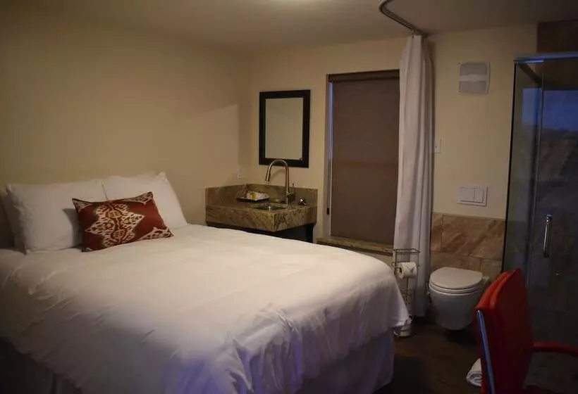 هتل Iron Springs Luxury Lodge & Spa