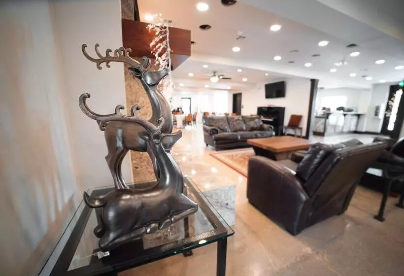 هتل Iron Springs Luxury Lodge & Spa