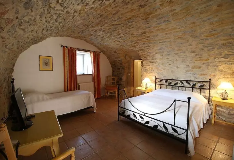 هتل La Bastide Du Vebron