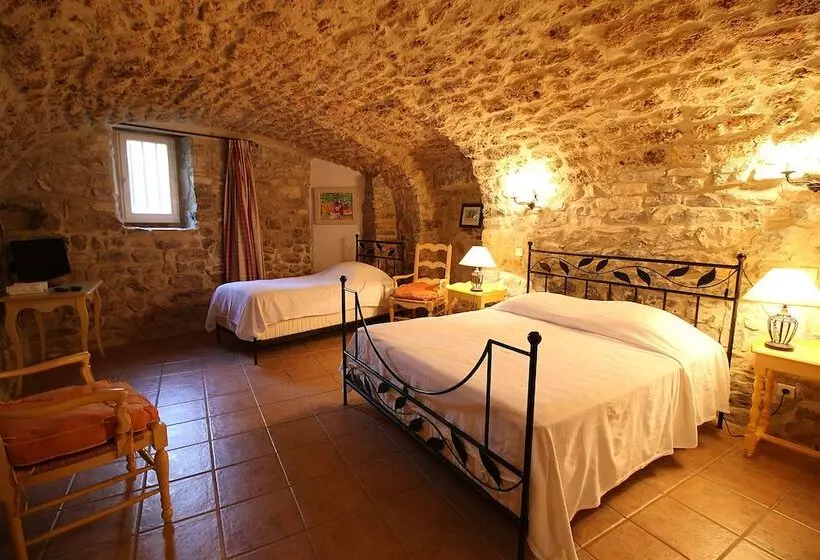 هتل La Bastide Du Vebron