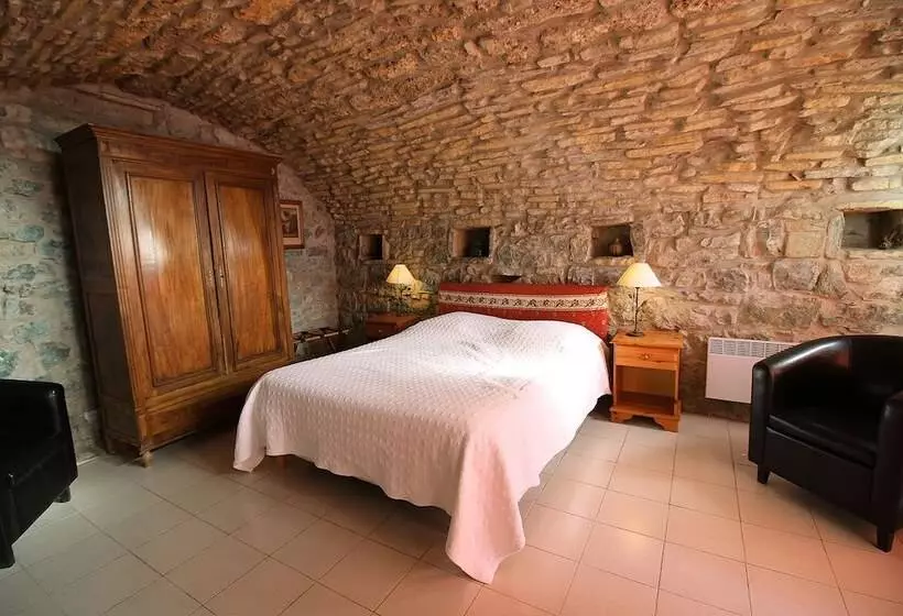 هتل La Bastide Du Vebron