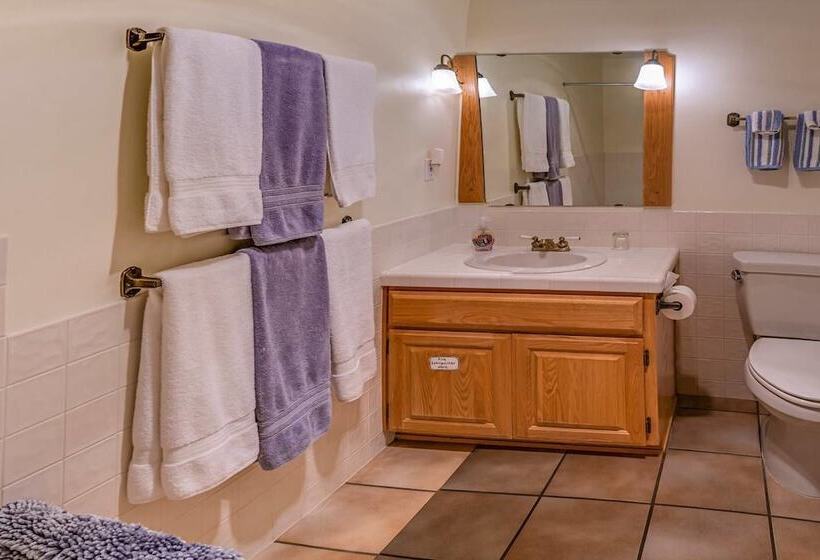 Oak Tower Townhouse 1.5 Blocks To Osf