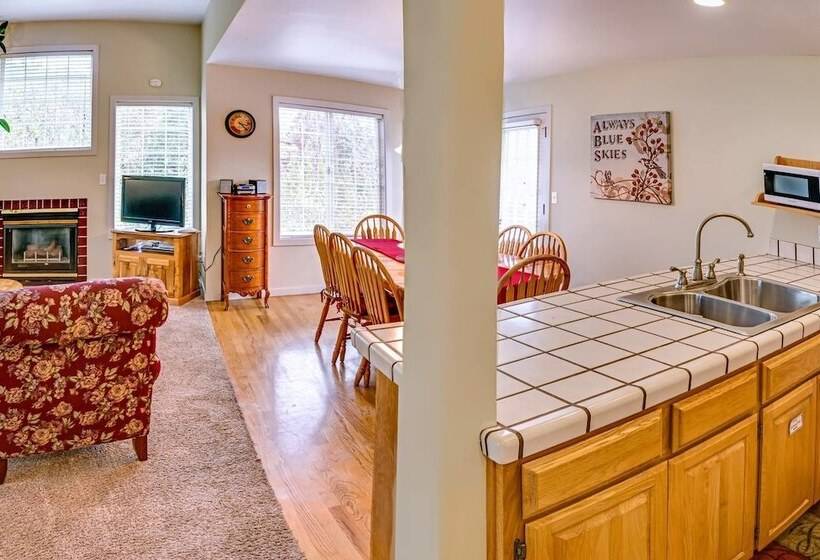 Oak Tower Townhouse 1.5 Blocks To Osf