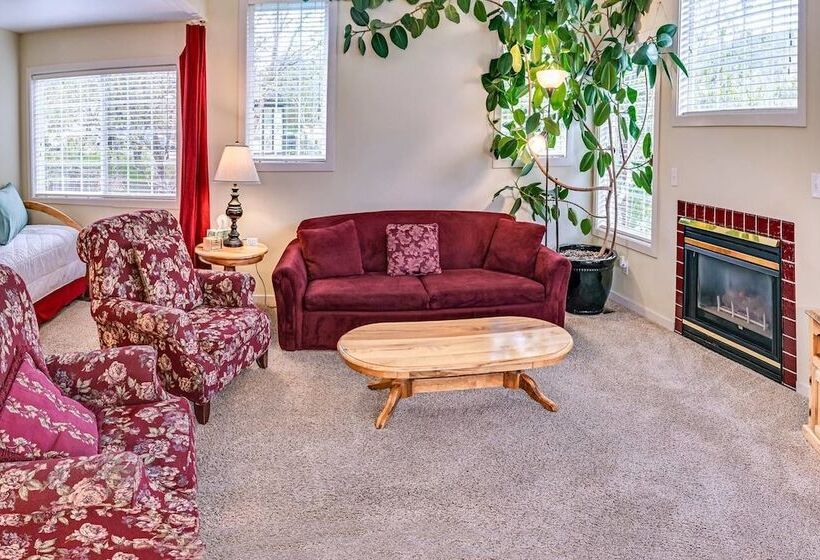 Oak Tower Townhouse 1.5 Blocks To Osf