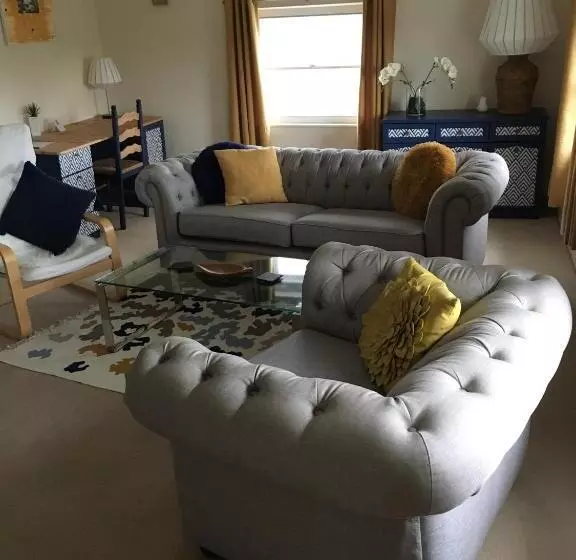 Peel House Apartments