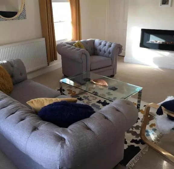 Peel House Apartments