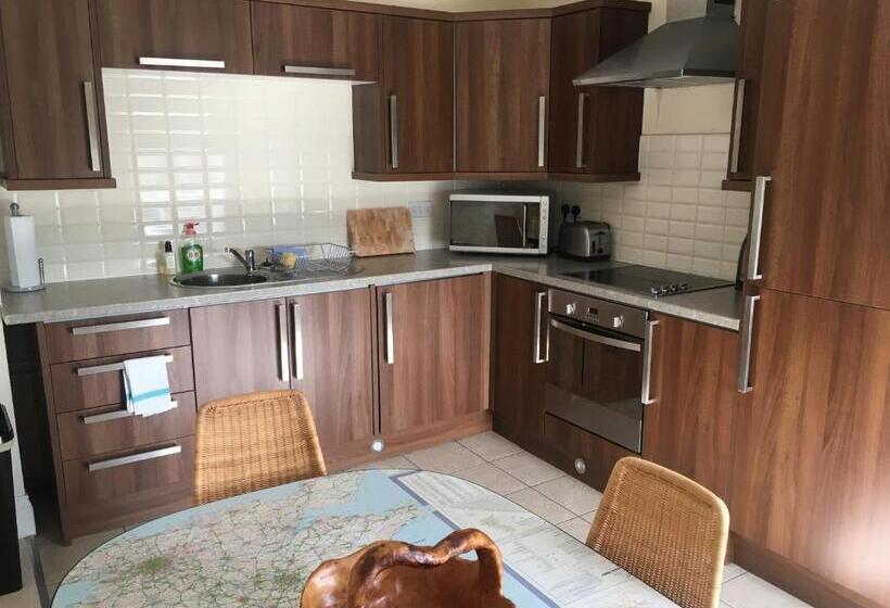 Peel House Apartments